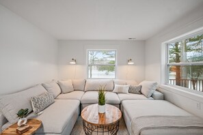 TV connectée, cheminée, jeux vidéo