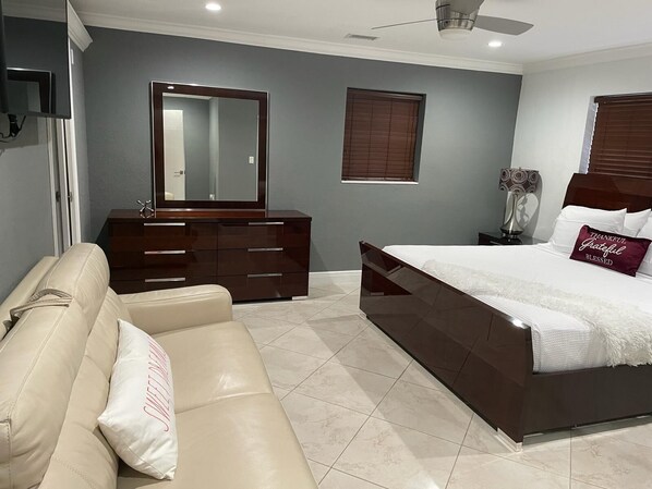 4 Schlafzimmer, Bügeleisen/Bügelbrett, WLAN, Bettwäsche