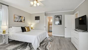 5 bedrooms, iron/ironing board, WiFi, bed sheets