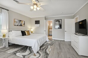 5 bedrooms, iron/ironing board, WiFi, bed sheets - Venetian Garden Retreat with Arcade Games.   (Gulfport)