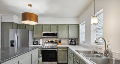 Venetian Garden Retreat with Arcade Games & Hot Tub