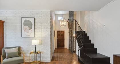 Venetian Garden Retreat with Arcade Games.