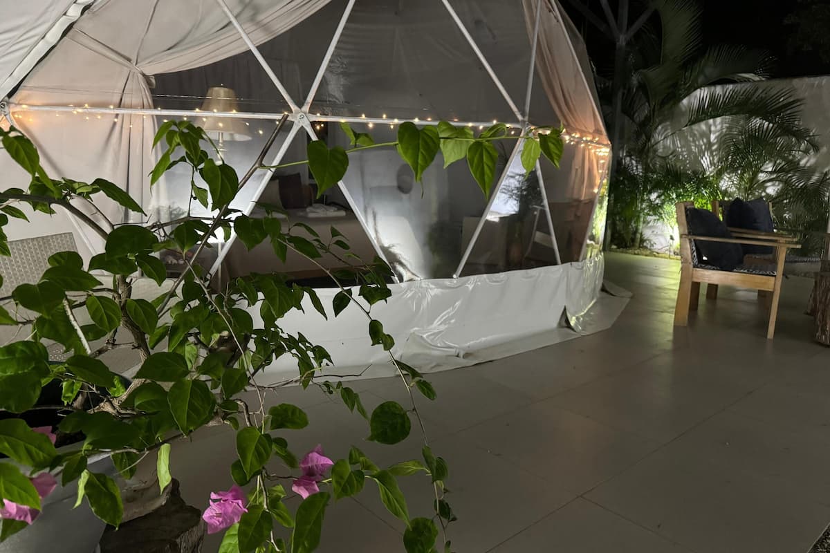 Classic Tent, Patio, Garden View | 1 bedroom, Tempur-Pedic beds, laptop workspace, WiFi (free)
