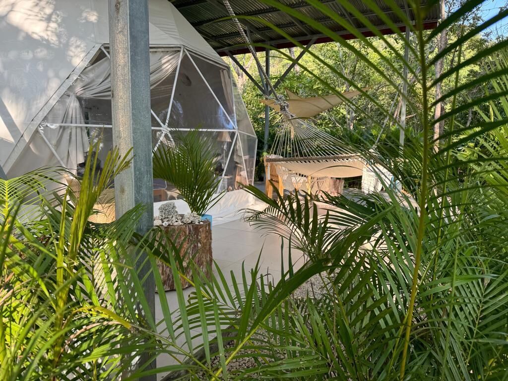 Tente Exclusive, patio, vue océan | 1 chambre, matelas Tempur-Pedic, décoration personnalisée