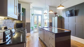 Dishwasher, highchair