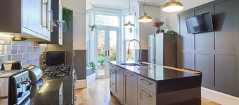 5 bedroom accommodation in Broadstairs