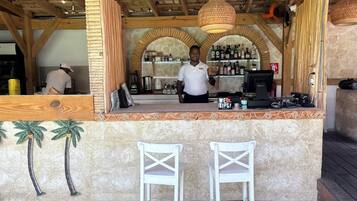 Bar ved poolen