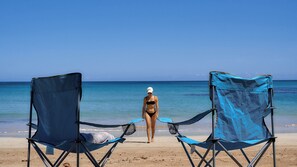 ใกล้ชายหาด, ทรายสีขาว