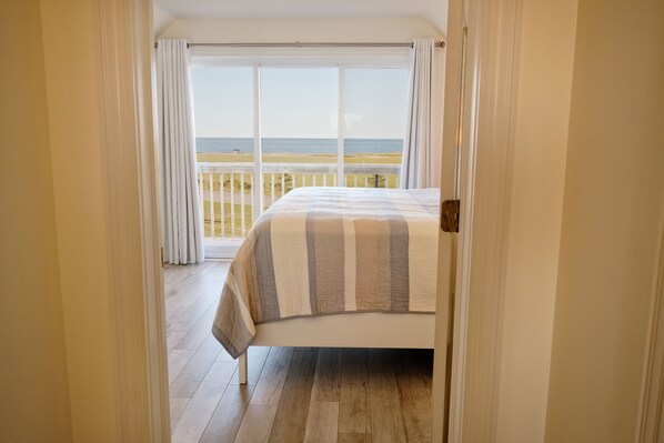 3 slaapkamers, een strijkplank/strijkijzer, gratis wifi, beddengoed