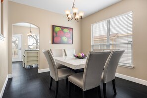 Dining - Cozy Urban Retreat (San Antonio)