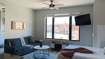 Skrivbord, strykjärn/strykbräda, gratis wi-fi och sängkläder