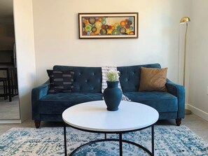 Smart TV - Sleepover | Exclusive Studio and Gym - Des Moines (Des Moines)