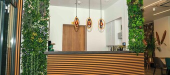 เซ็นทรัลโรงแรมแอนด์เลานจ์ผู้ใหญ่เท่านั้น