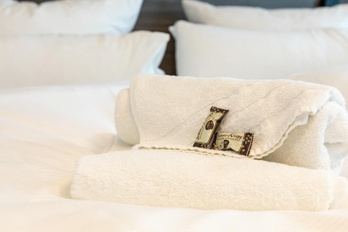 Premium bedding, minibar, in-room safe, desk