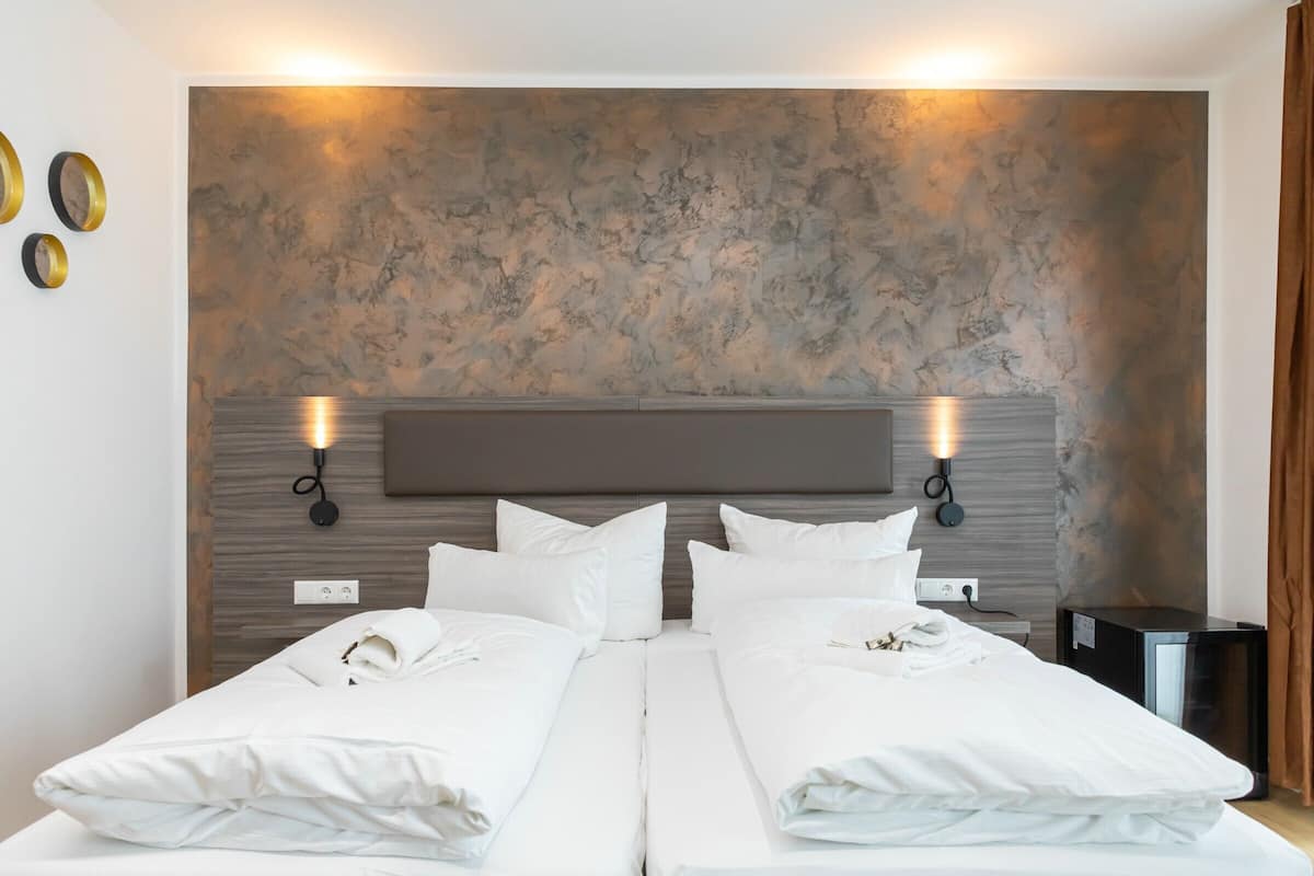 1 bedroom, premium bedding, minibar, in-room safe