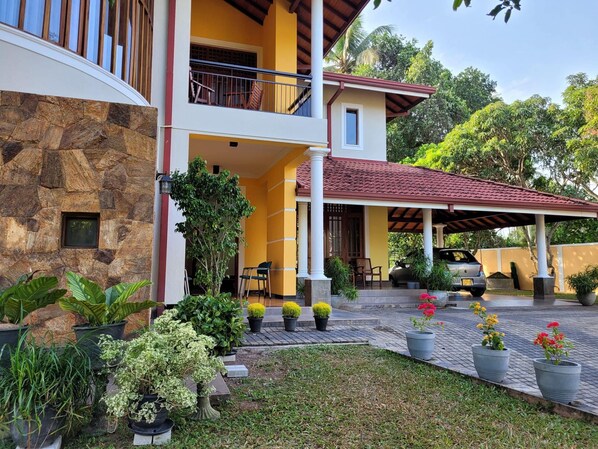 Exterior - Enjoy a luxury Experience, Bigcity Villa (Peellawatta)