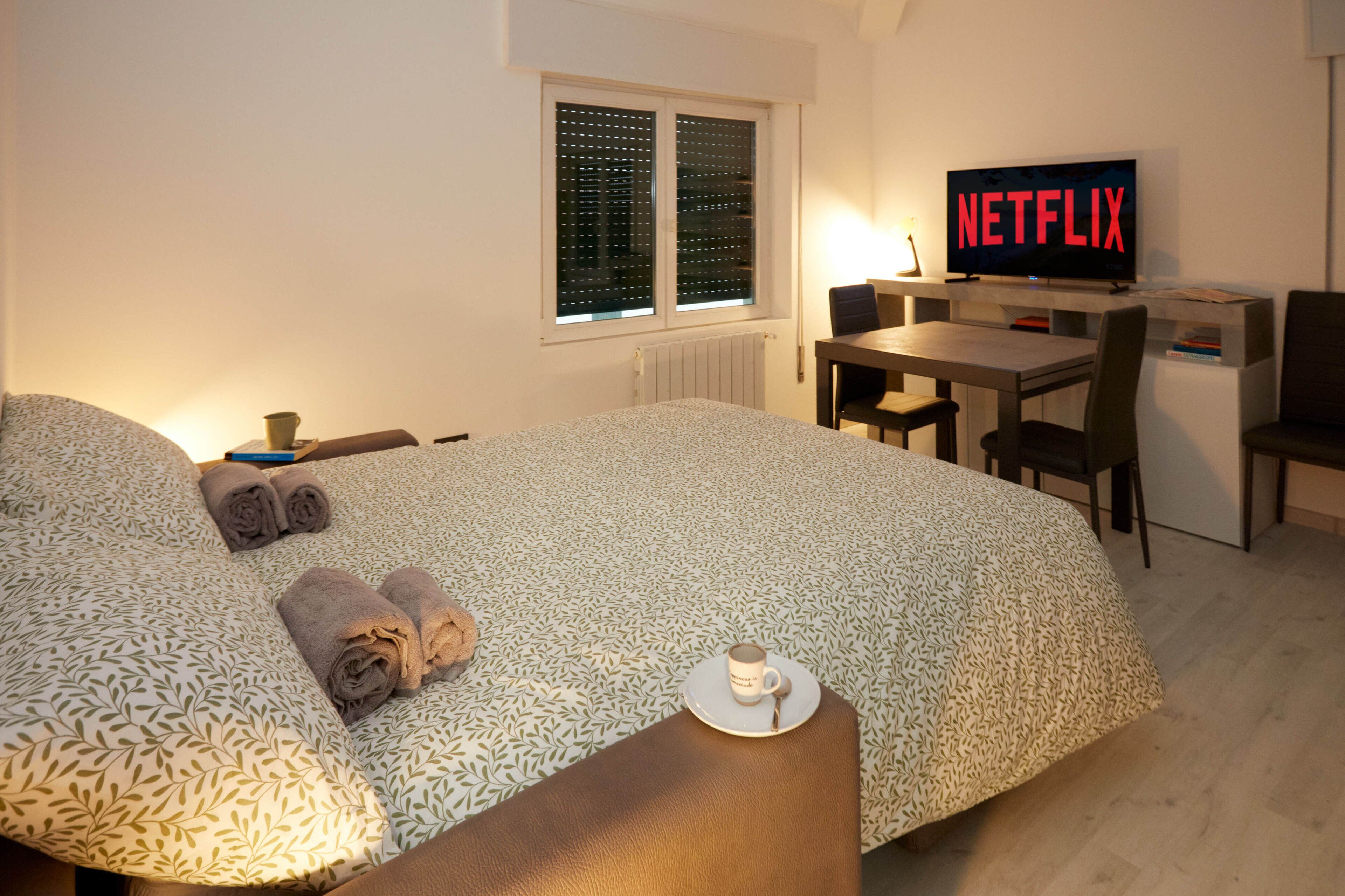 3 室のベッドルーム、WiFi、ベッドシーツ