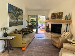 Smart TV, books, printers - The Buddha House - Luxurious North Boulder Retreat (Boulder)