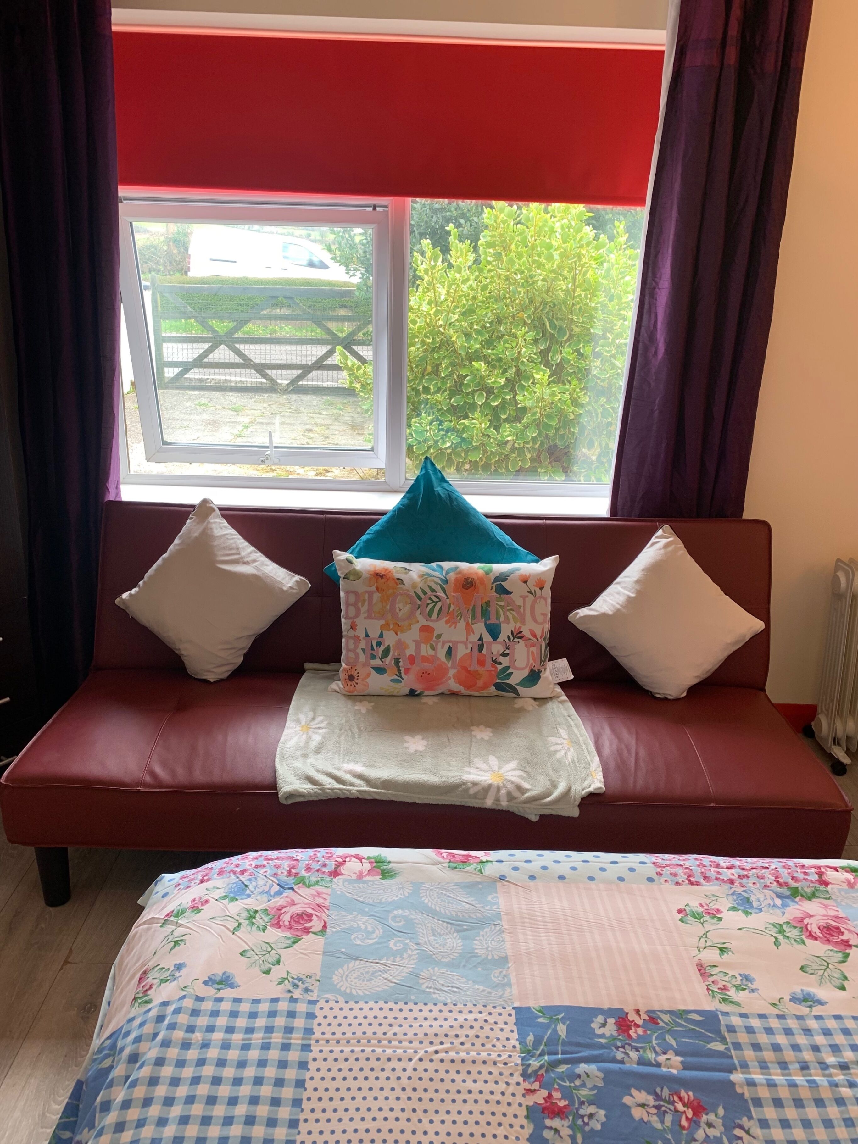 1 habitación, tabla de planchar con plancha, wifi gratis y ropa de cama 