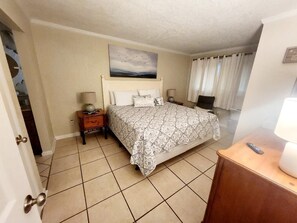 1 bedroom, iron/ironing board, WiFi, bed sheets - Summit 1304 Welcome to Summer Fun. (Panama City)
