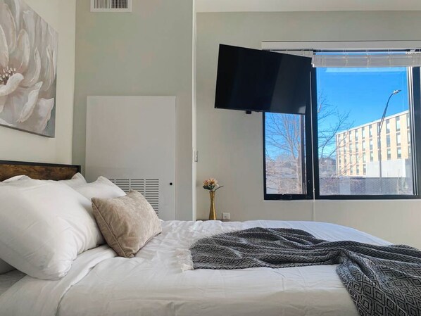 1 bedroom, free WiFi, bed sheets - Sleepover: Tasteful Studio and Gym - Des Moines
(Des Moines)