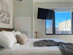 Una scrivania, ferro/asse da stiro, Wi-Fi gratuito, lenzuola