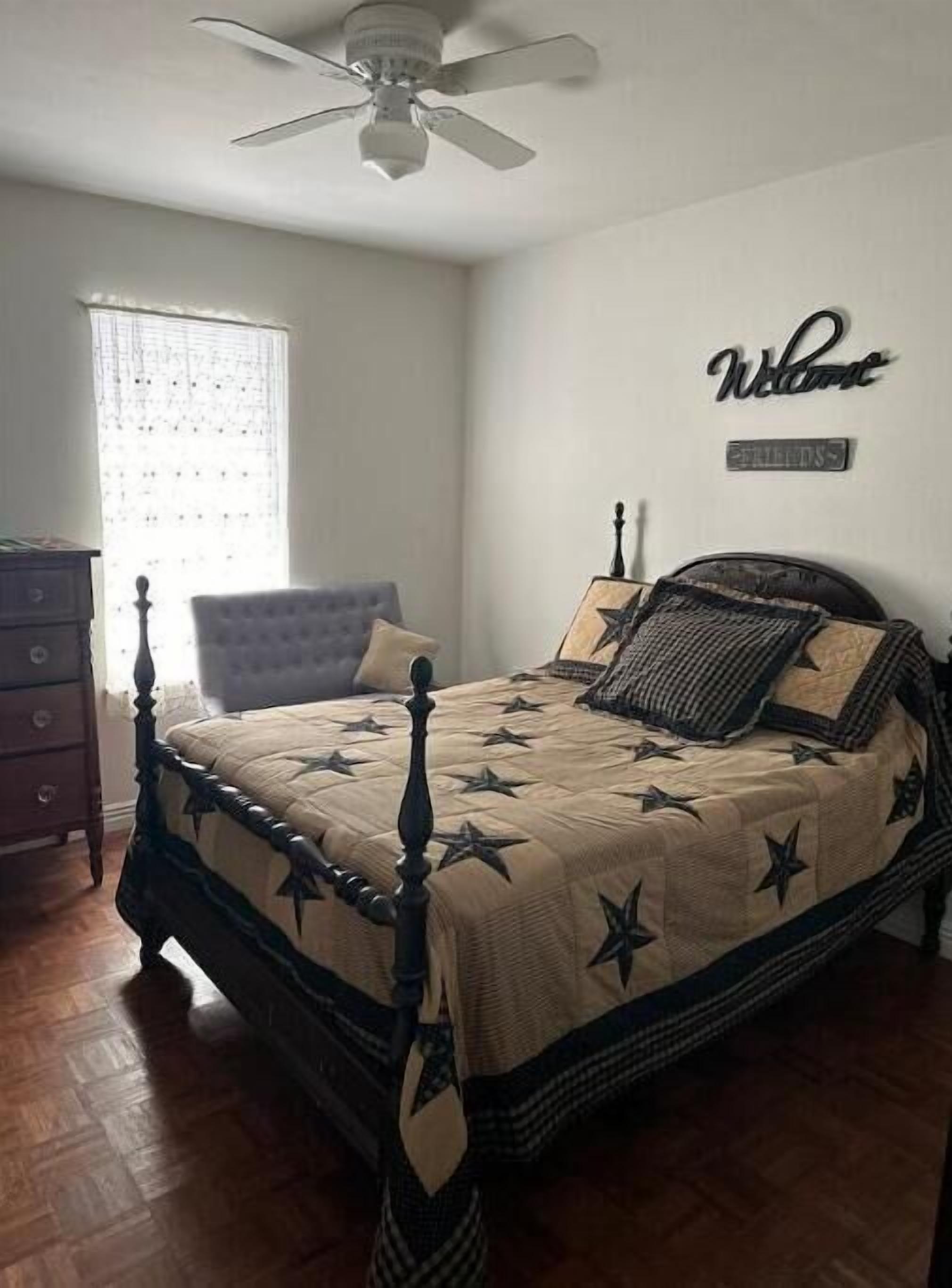 3 多间卧室、办公桌、熨斗/熨衣板、免费 WiFi