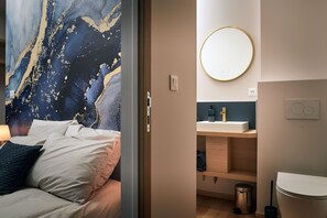 5 bedrooms, iron/ironing board, travel crib, WiFi