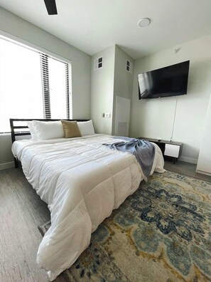 Desk, iron/ironing board, free WiFi, bed sheets - Sleepover | Cityscape Studio and Gym - Des Moines (Des Moines)