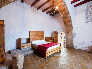 6 habitaciones, tabla de planchar con plancha y cuna de viaje 