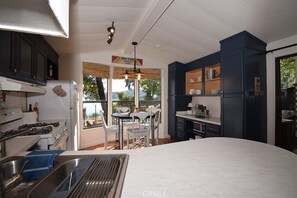 Micro-ondas, fogão, cooktop, lava-louças