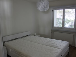 3 bedrooms, free WiFi, bed sheets - Lovely apartment for 8 guests with WIFI, TV and balcony (Lenz)