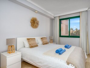 2 makuuhuonetta, silitysrauta/-lauta, vauvan matkasänky, ilmainen Wi-Fi