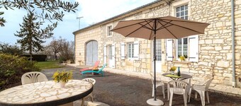 Beautiful private villa for 4 guests with WIFI, TV, terrace and pets allowed