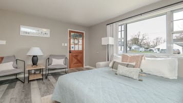 3 slaapkamers, een strijkplank/strijkijzer, reisbedje, gratis wifi