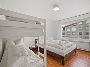 2 bedrooms, free WiFi, bed sheets