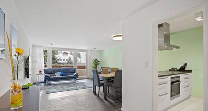 Agréable appartement pour 5 personnes avec WIFI, piscine, TV et balcon