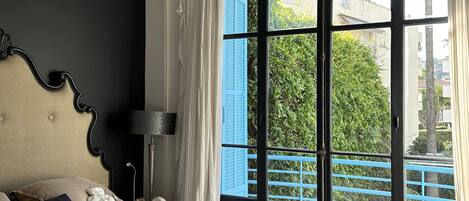 4 slaapkamers, een strijkplank/strijkijzer, wifi, beddengoed