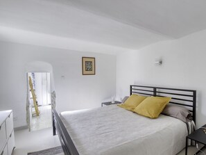 2 室のベッドルーム、WiFi (無料)