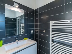 Towels - Stunning private villa for 8 people with private pool, A/C, WIFI, TV and terrace (Fautea)