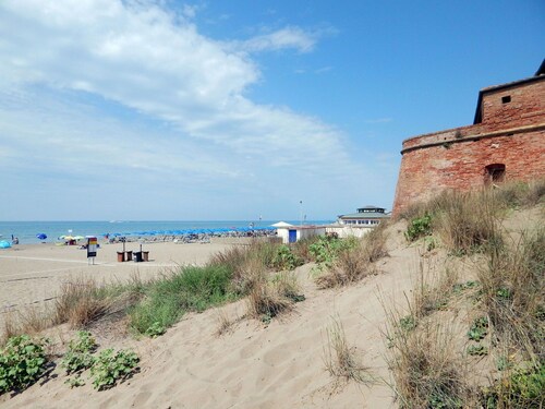 Precioso apartamento para 6 personas con A/C, WIFI, TV, balcón y mascotas permitida