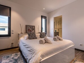 4 Schlafzimmer, Reisekinderbett, kostenloses WLAN, Bettwäsche