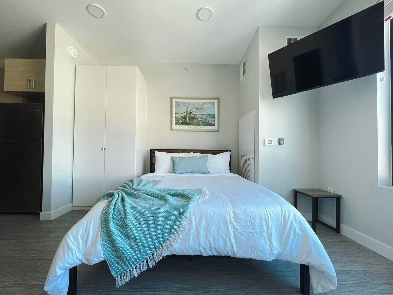 Desk, iron/ironing board, free WiFi, bed sheets