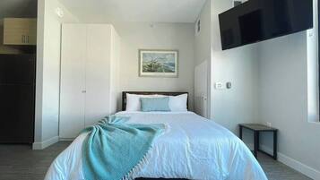 Desk, iron/ironing board, free WiFi, bed sheets