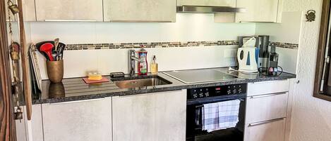 Lave-vaisselle, grille-pain, chaise haute