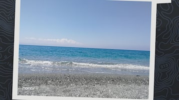 Näkymä rannalle/valtamerelle