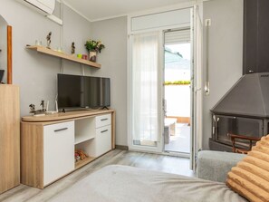 3 slaapkamers, een strijkplank/strijkijzer, reisbedje, gratis wifi