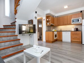 Mikrowelle, Ofen, Geschirrspüler, Hochstuhl