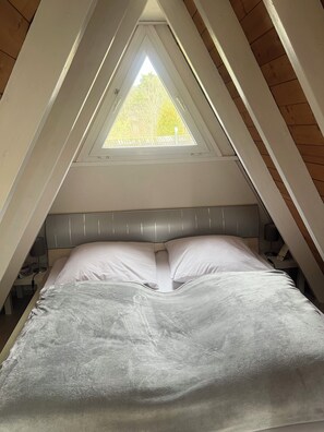3 Schlafzimmer, Schreibtisch, Bügeleisen/Bügelbrett, Reisekinderbett