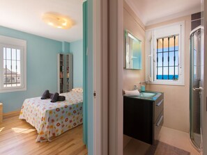 4 Schlafzimmer, Bügeleisen/Bügelbrett, Reisekinderbett, kostenloses WLAN